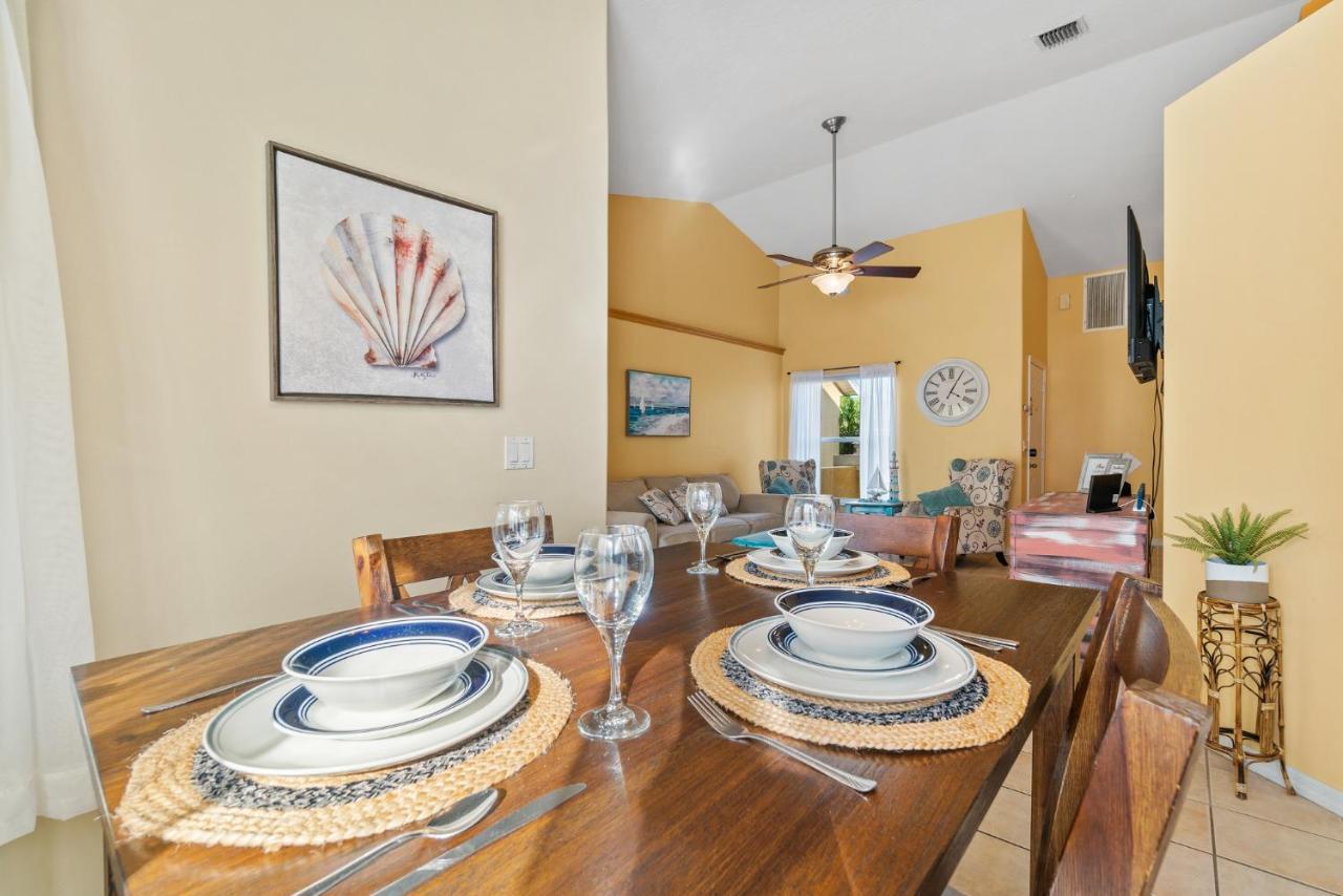 Heart of the Waves: Beachside 3BR Retreat with Hot Tub Melbourne Exterior photo