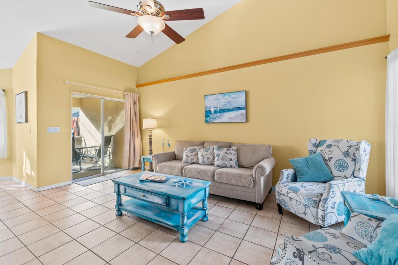 Heart of the Waves: Beachside 3BR Retreat with Hot Tub Melbourne Exterior photo